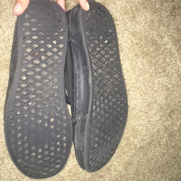 Black vans!! Women’s size 9.5 men’s 8 - Picture 2 of 3